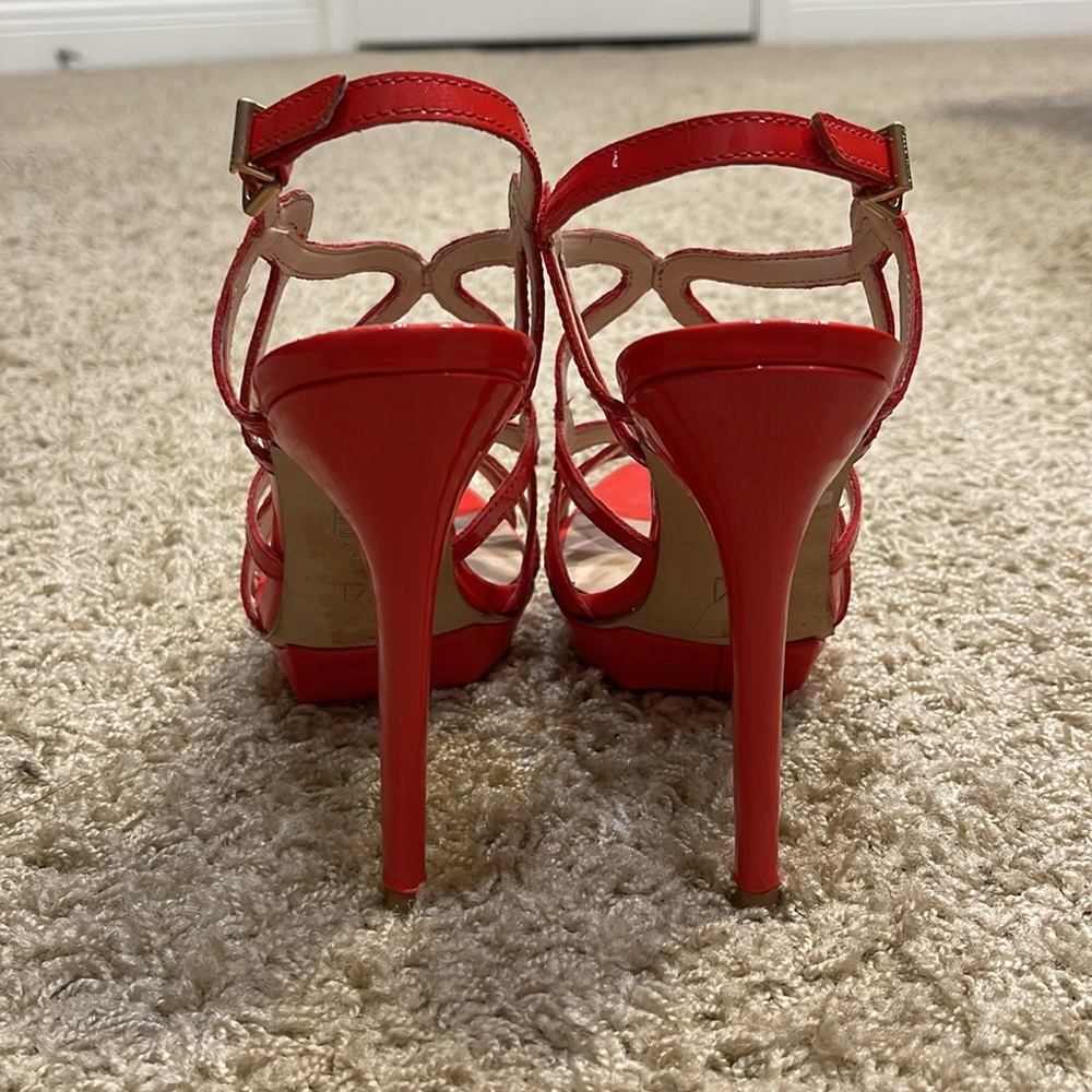 Pelle Moda Heels/ Red/7.5 - Picture 4 of 6